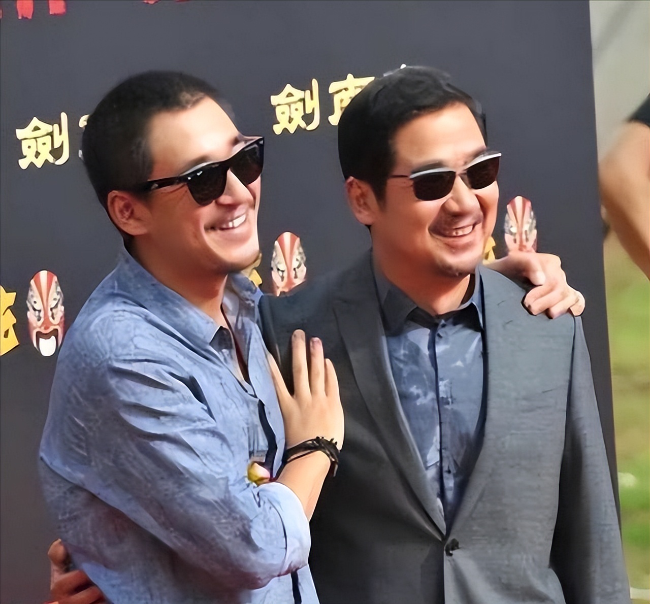 张国立:不要说我儿子是“问题男人”,他42岁未婚到底是谁之过?