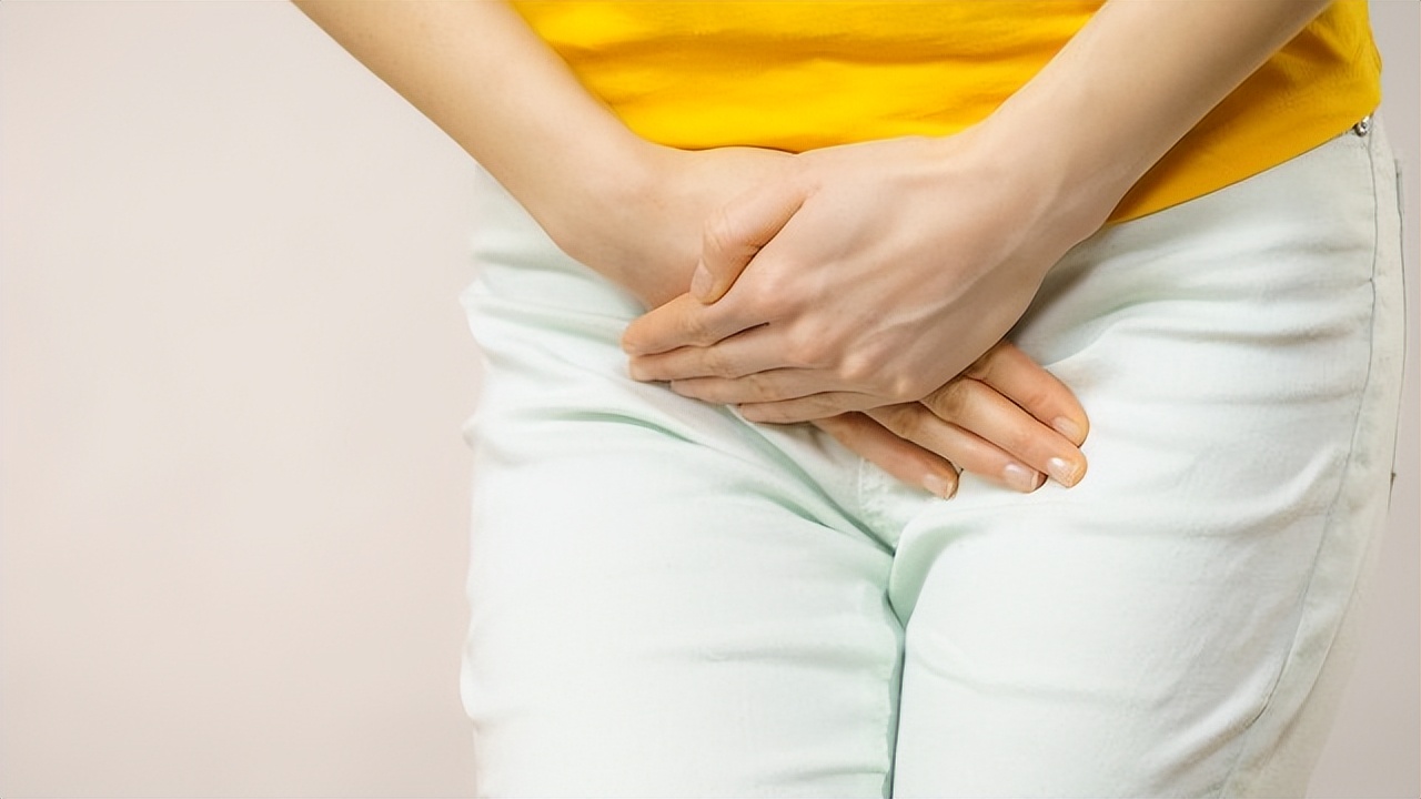 47岁女子阴毛变白和性功能有关系吗？医生：这是正常的衰老现象