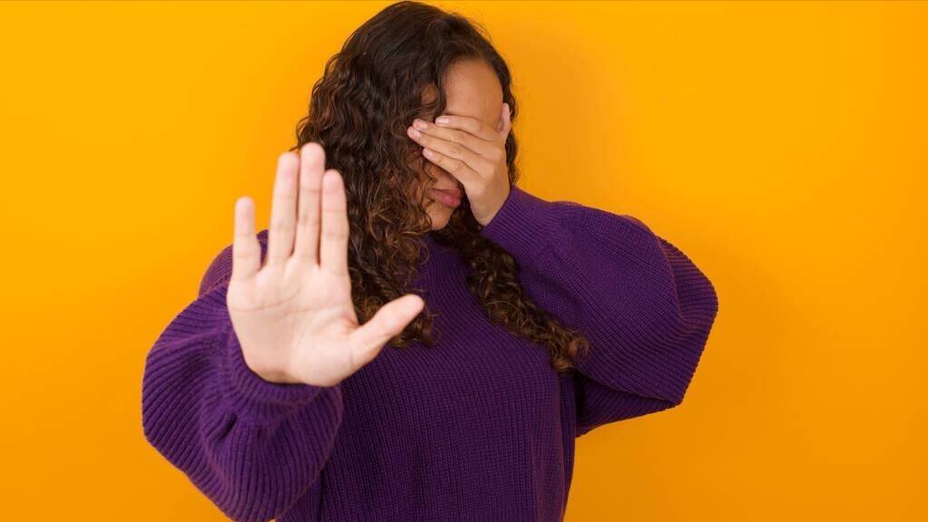 47岁女子阴毛变白和性功能有关系吗？医生：这是正常的衰老现象