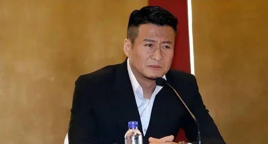 61岁孙兴宣布与前妻复合,同居1年旧情复燃,富婆女友选择放手