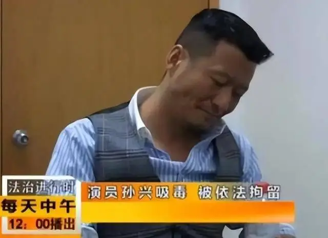 一婚娶女作家,二婚娶选美冠军,后出轨舞蹈演员,如今咋混成这了