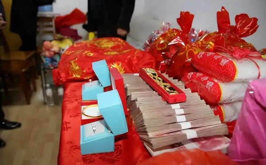 2025十大奇葩新闻，精彩程度堪比段子，个个都是人才，看看你漏了哪个