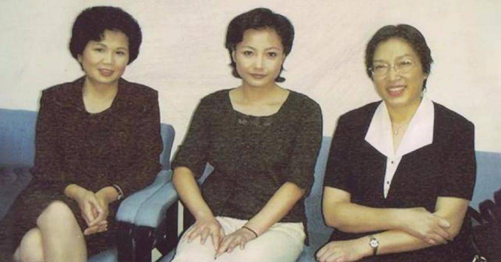 央视主持人邢质斌：和初恋丈夫相守49年，如今75岁的她过得怎样？