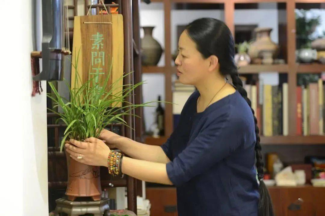 展览预告 | “梧桐树下 高逸仙 / 冯冬杰 师徒联展”明日在桐乡君匋艺术院启幕