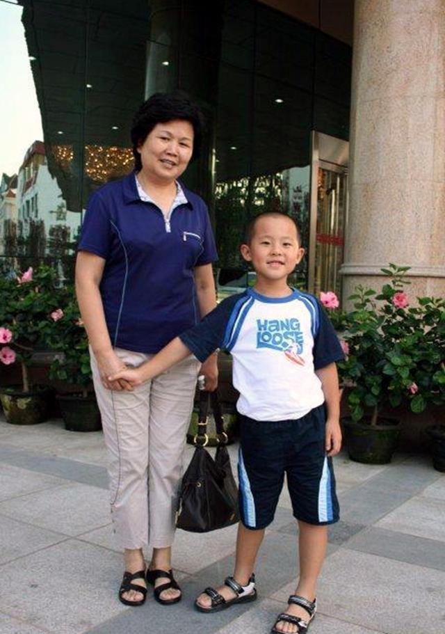 邢质斌，主持28年零失误，罗京去世后主动辞职，跟初恋相守48年