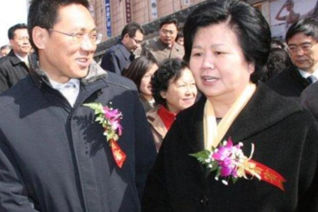 邢质斌，主持28年零失误，罗京去世后主动辞职，跟初恋相守48年