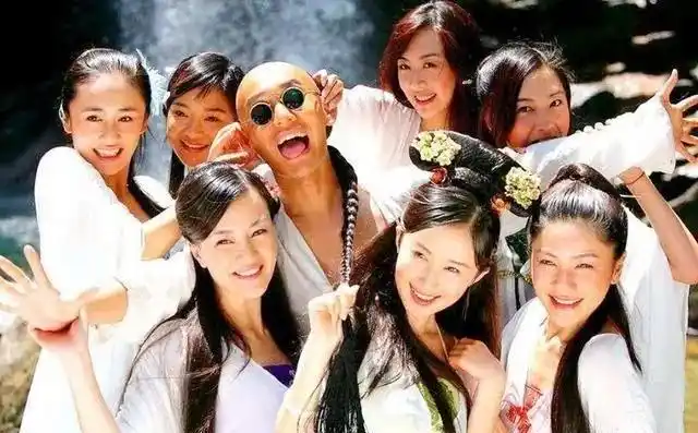 “现实版韦小宝”雷洪：二妻五妾，71岁时娶小20岁红颜知己做七房