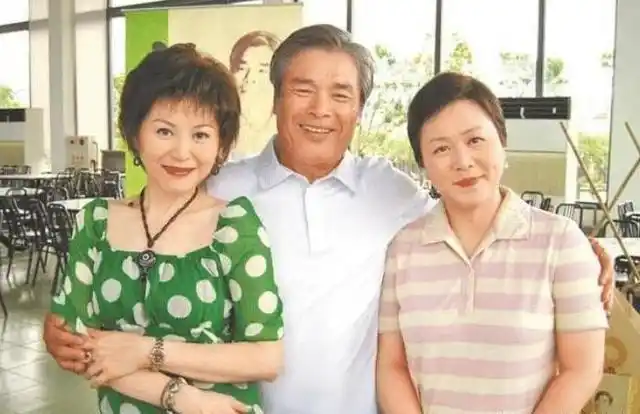 “现实版韦小宝”雷洪：二妻五妾，71岁时娶小20岁红颜知己做七房