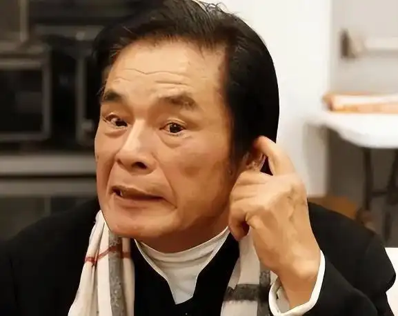 雷洪再婚享甜蜜生活，71岁与22岁娇妻共筑爱巢