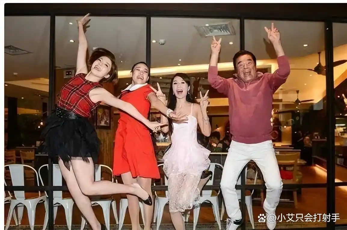 “6个老婆”同住一屋，每月人均7万零花钱，71岁又娶第7房娇妻