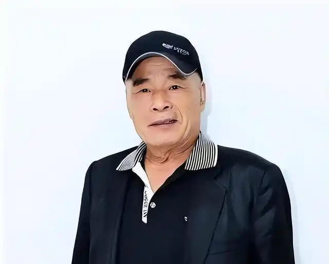 “6个老婆”同住一屋，每人每月7万零花钱，71岁又娶第七房小娇妻