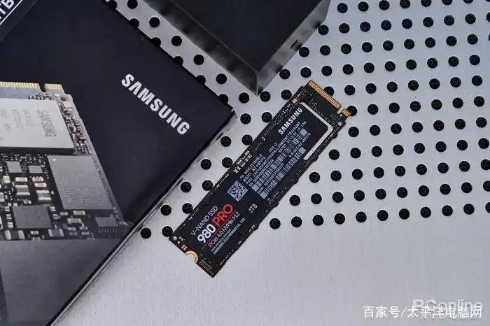 开启PCIe4.0高速时代，旗舰级固态三星980 Pro正式登场