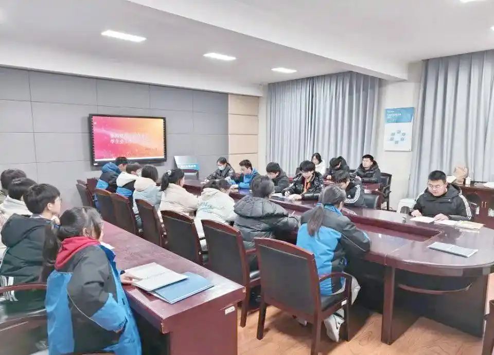 学生会纳新全面启动：新学期精彩新体验