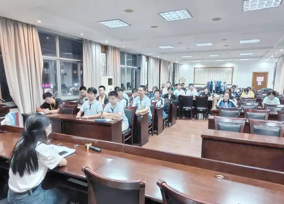 学生会纳新全面启动：新学期精彩新体验