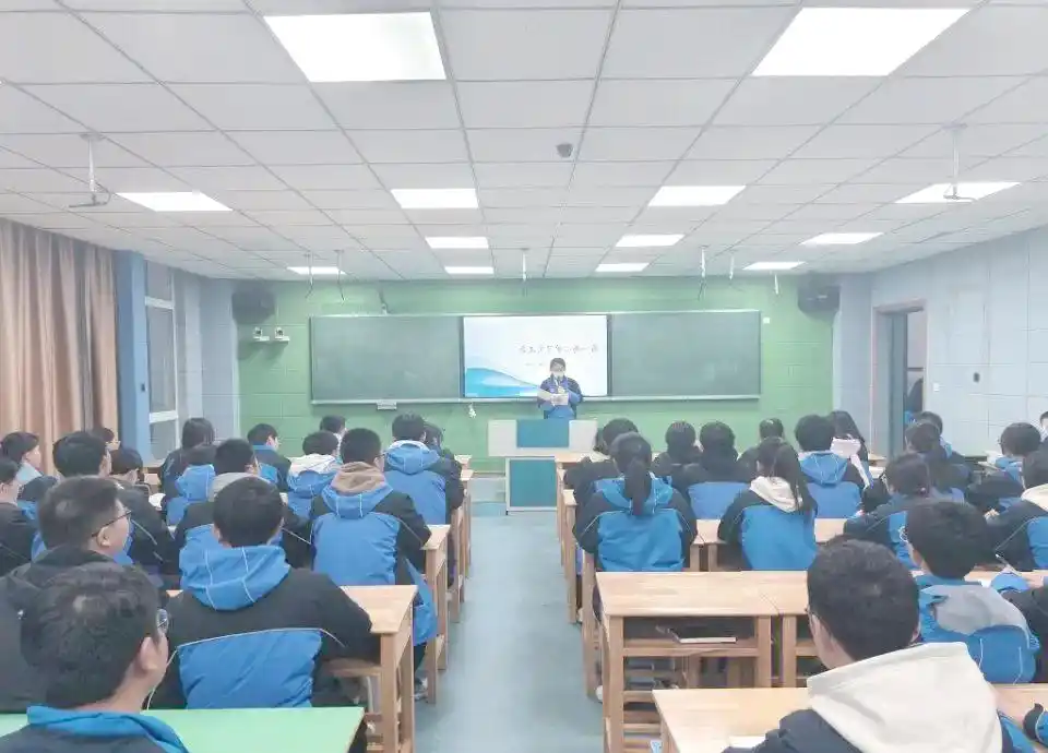 学生会纳新全面启动：新学期精彩新体验