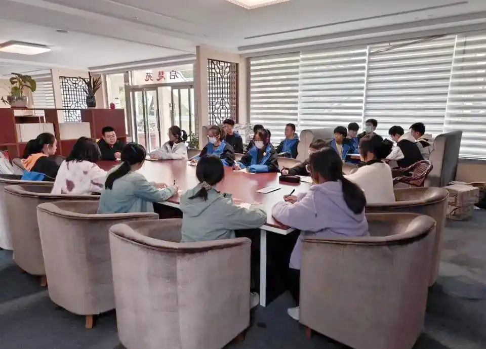 学生会纳新全面启动：新学期精彩新体验