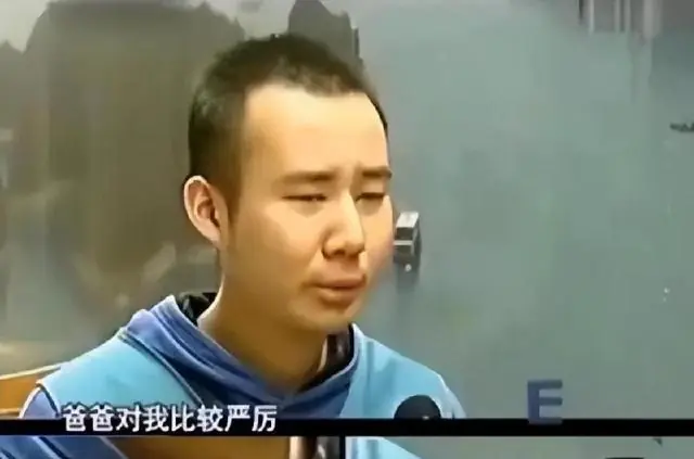 大学生药家鑫被判死刑，想捐出眼角膜，父亲拒绝：你把罪恶都带走