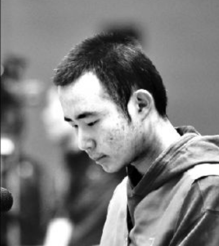 回顾怯懦少年药家鑫的“毁灭史”，经历的家庭教育，比你想得更糟糕