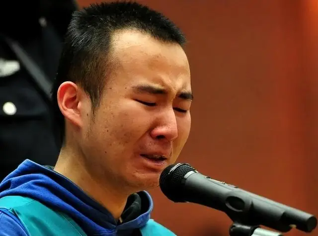 回顾：药家鑫被注射死刑，细节曝光，行刑前戴镣铐合泪向母亲告别