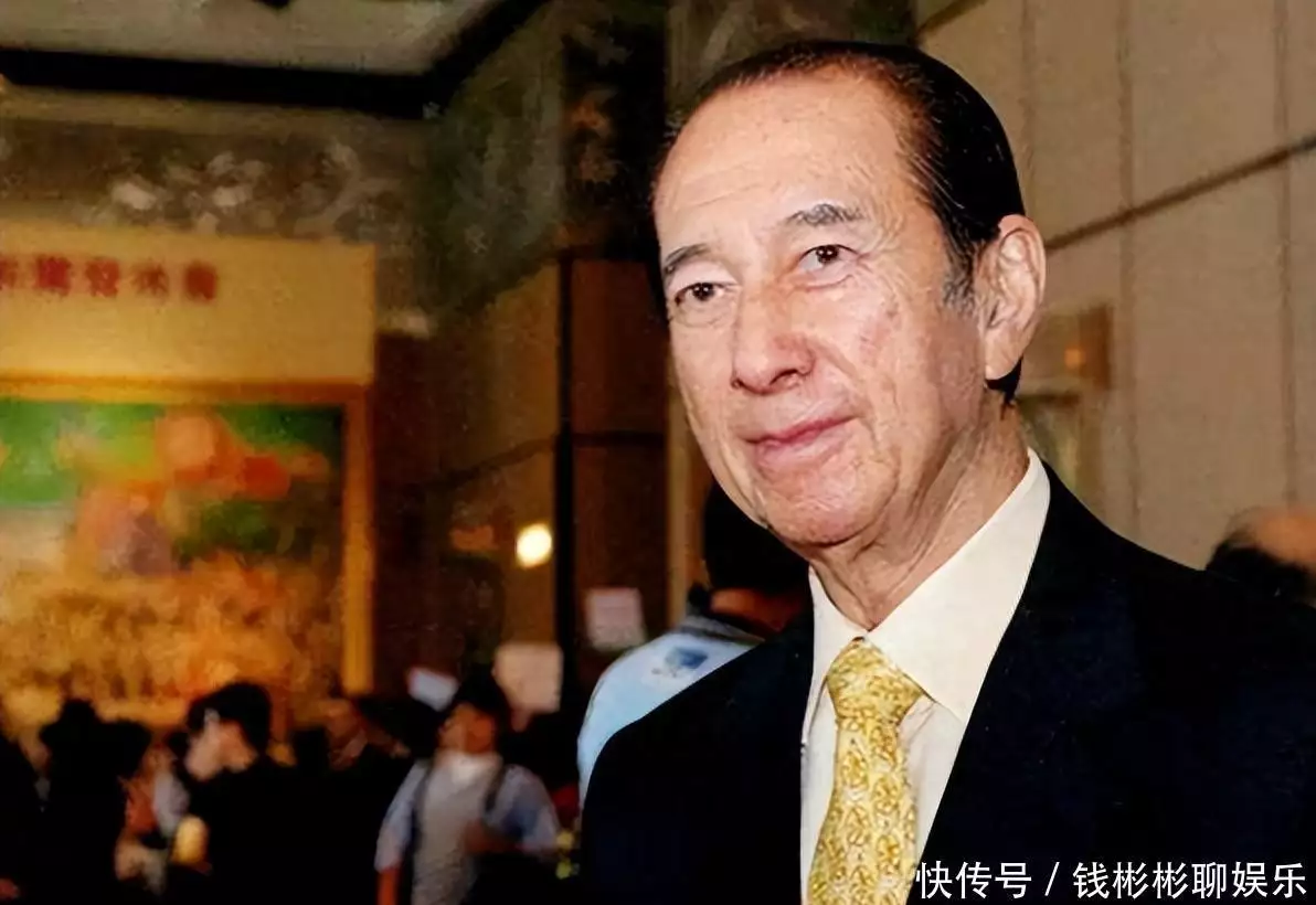 赌王何鸿燊去世一年才下葬，不是因为风水，而是与李嘉诚妻子有关