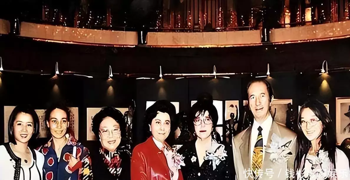 赌王何鸿燊去世一年才下葬，不是因为风水，而是与李嘉诚妻子有关