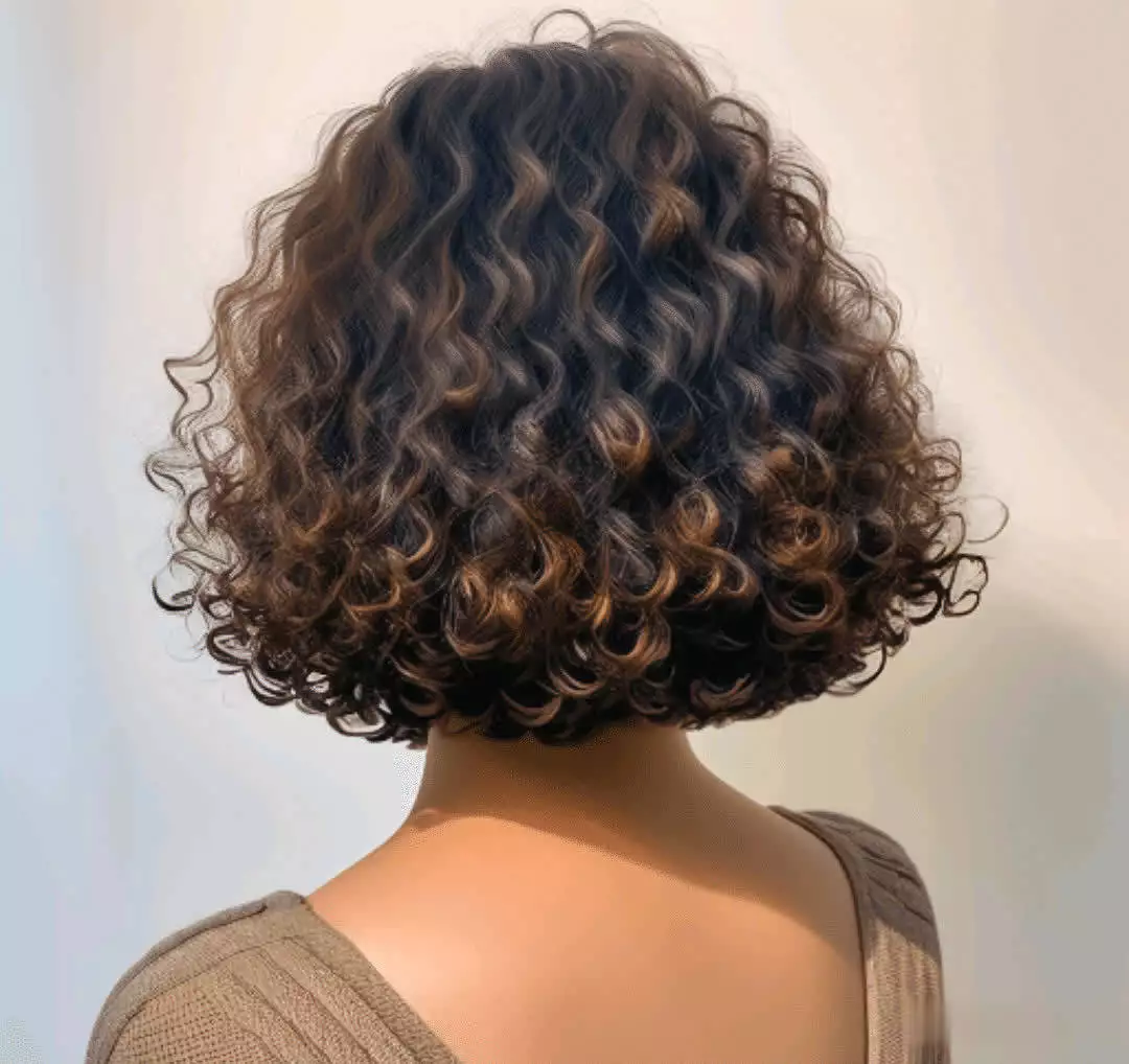 女发造型多样，波波头仍是主流，美且时尚！