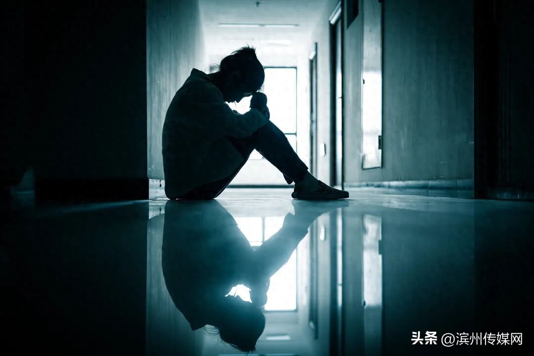 央视揭露廉价心理测试套路：“免费填表、付费看报告”，购买后，商家常常会推荐购买更多相关服务；专家：不仅不靠谱还可能泄露隐私