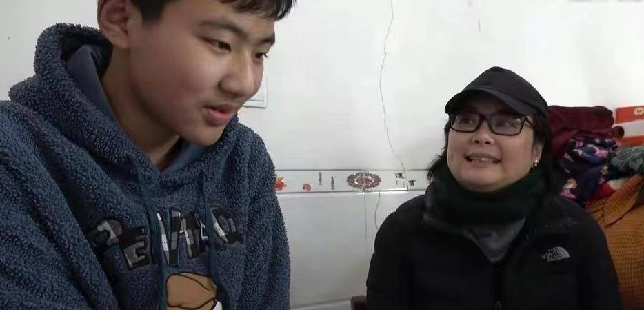 年轻时倾国倾城，老了却成“土肥圆”，这6位发福的女明星好可惜