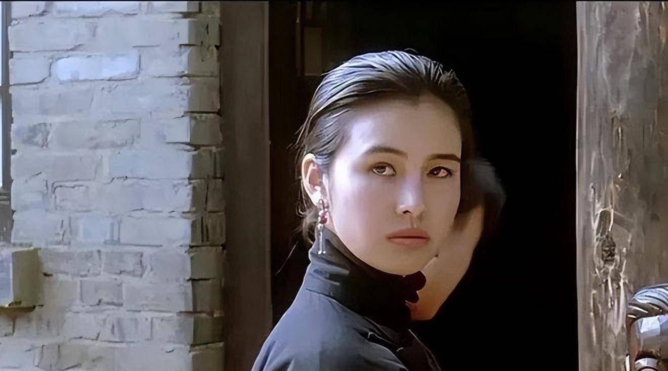 年轻时倾国倾城，老了却成“土肥圆”，这6位发福的女明星好可惜