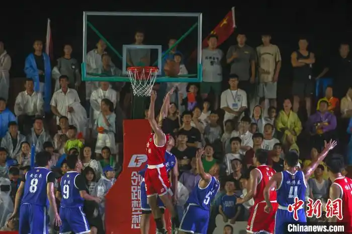 江西“村BA”在“红色故都”江西瑞金激情开赛