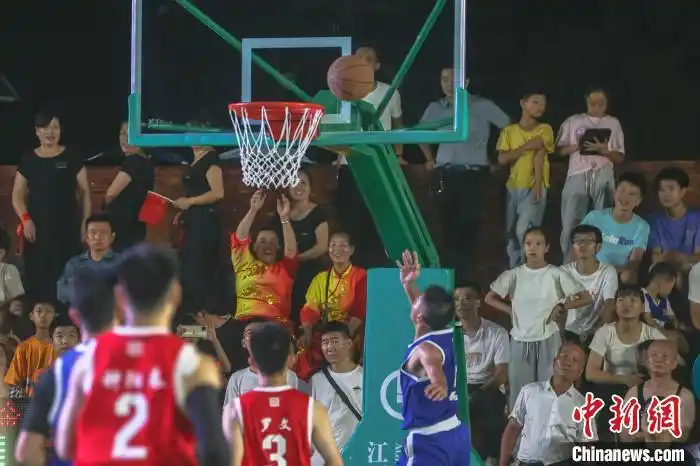 江西“村BA”在“红色故都”江西瑞金激情开赛