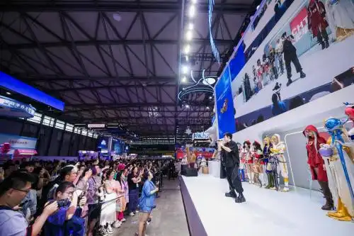 “冒险家”集结世纪华通展台 “神圣天堂”空降2025ChinaJoy现场