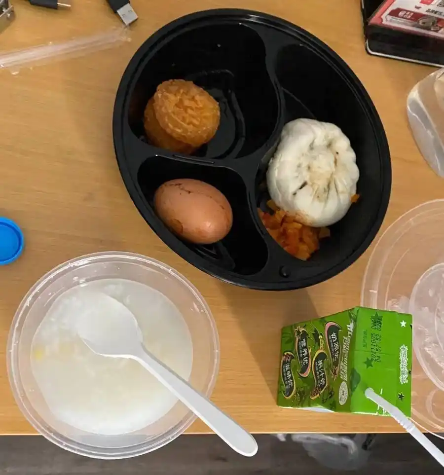 同是到上海迪士尼游玩，为什么隔离要求差距这么大