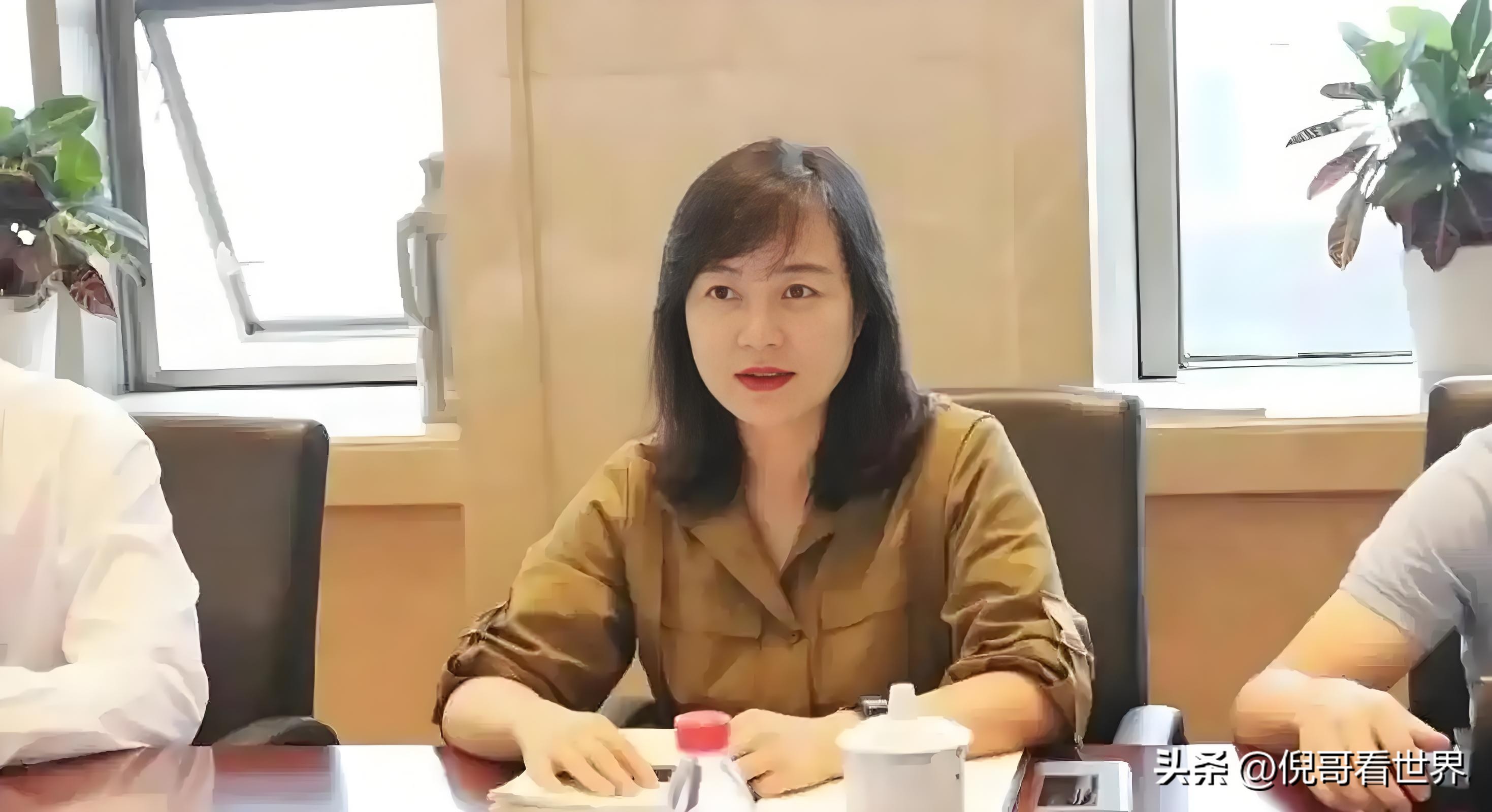 贵州茅台副总蒋焰被查！本人十分精致和时尚，今年49岁，风韵犹存