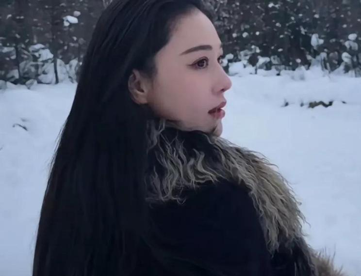 张馨予现在已经远离娱乐圈纷争,嫁入平凡,她的清醒,很少人看懂