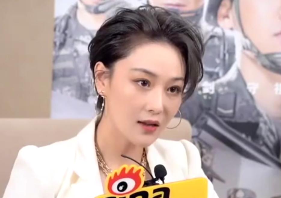 张馨予现在已经远离娱乐圈纷争,嫁入平凡,她的清醒,很少人看懂