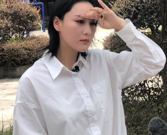 张馨予现在已经远离娱乐圈纷争,嫁入平凡,她的清醒,很少人看懂