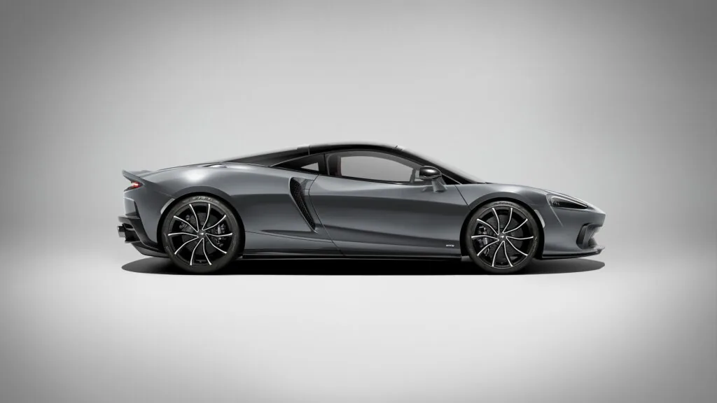 迈凯伦 GTS 跑车发布:搭载 635 马力 V8 发动机