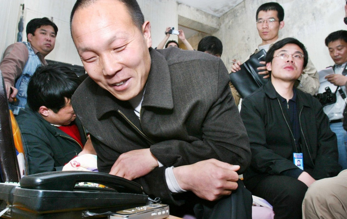 被判杀妻入狱11年后妻子“复活” 他:“一家人全毁了”