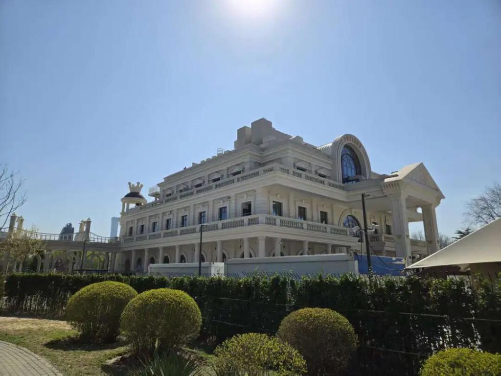 狂飙的中国 IP，掏空全球年轻人钱包