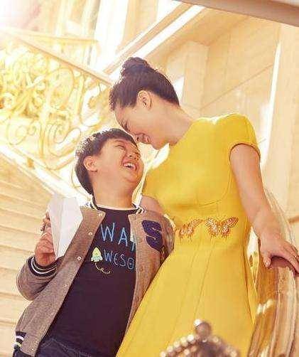 “晴格格”王艳现状，丈夫欠6900万消失，1亿的豪宅被法拍