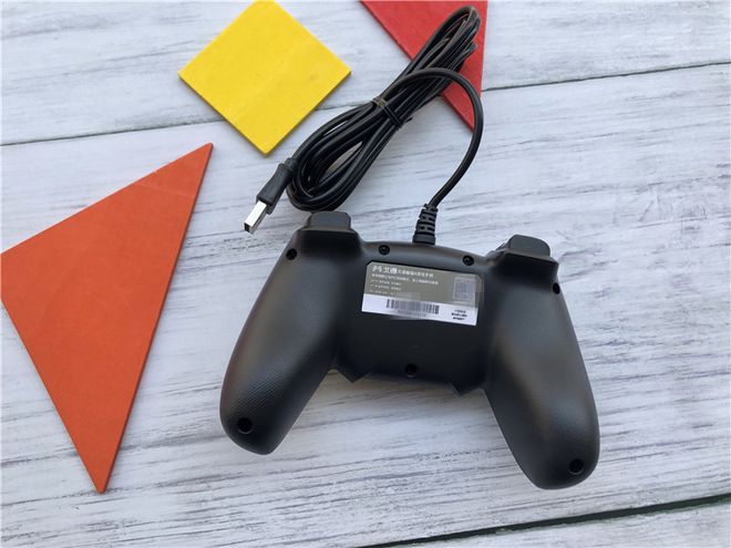 PC玩家首选的游戏手柄-北通蝙蝠4游戏手柄