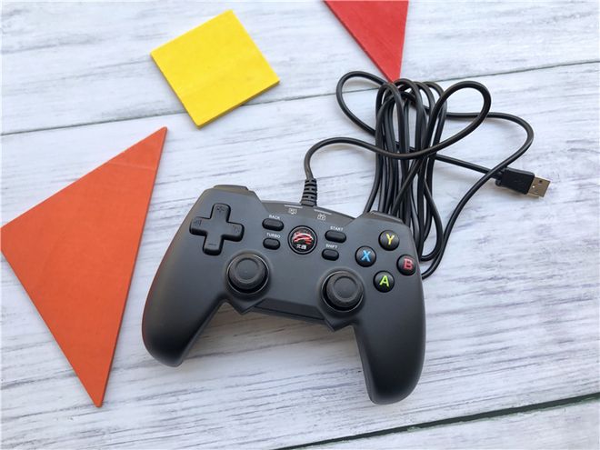 PC玩家首选的游戏手柄-北通蝙蝠4游戏手柄