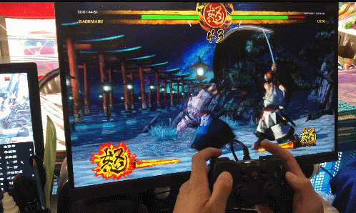 PC玩家首选的游戏手柄-北通蝙蝠4游戏手柄