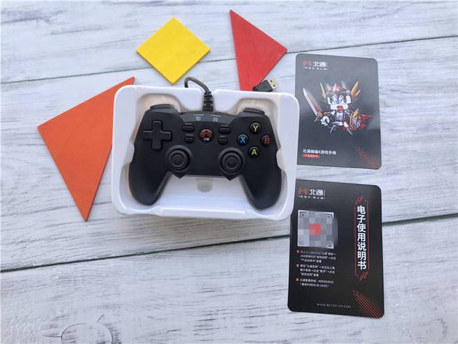 PC玩家首选的游戏手柄-北通蝙蝠4游戏手柄