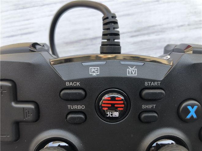 PC玩家首选的游戏手柄-北通蝙蝠4游戏手柄