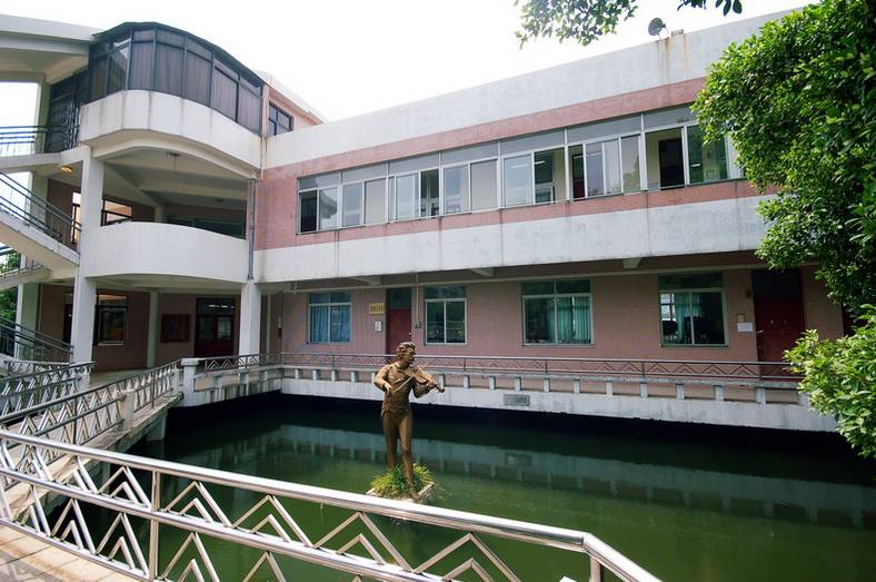 中山这所知名中学搬了，新校区9月1日开学！大量高颜值美图流出