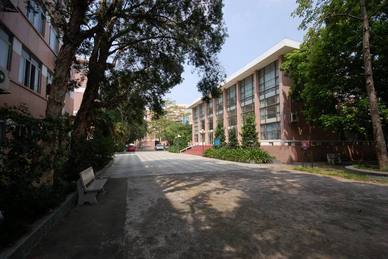 中山这所知名中学搬了，新校区9月1日开学！大量高颜值美图流出