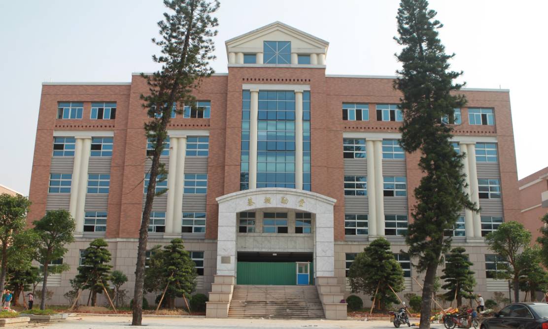 中山这所知名中学搬了，新校区9月1日开学！大量高颜值美图流出