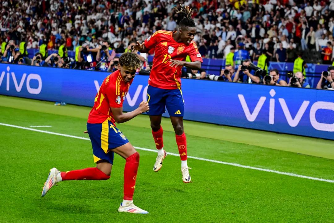 啥叫含金量？西班牙踩着四个世界冠军，带回第四个欧洲冠军！